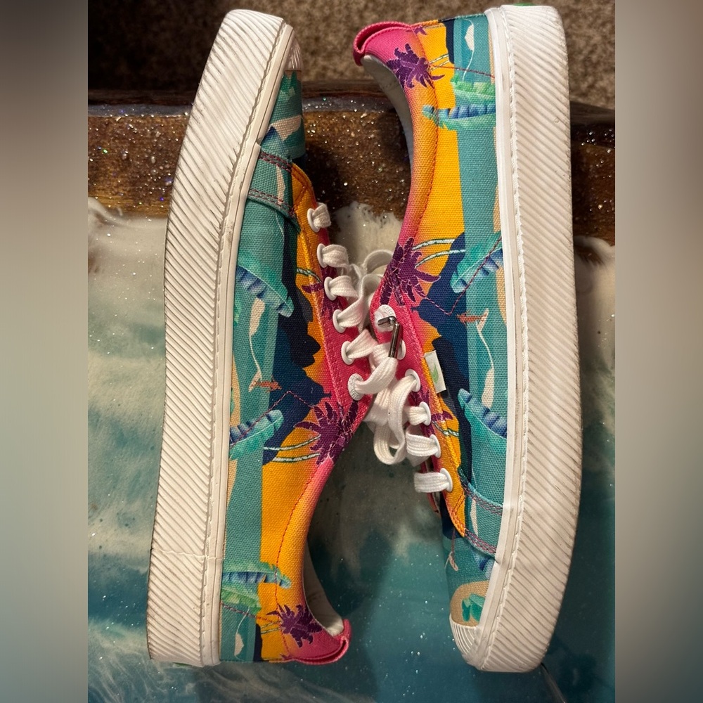 Cariuma Surf Sunset Print OCA Low Sneakers 8.5/10
